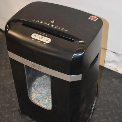 Ativa Paper and Credit Card Shredder