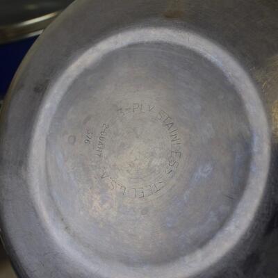 Kitchen Lot: 5 Pots/Pans, 4 Lids, Large Plastic Bowl/Tub