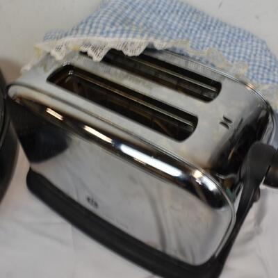 12 pc Kitchen, Toaster, Pans, Small Bowls, Hot Pads, Small Roasting Pot