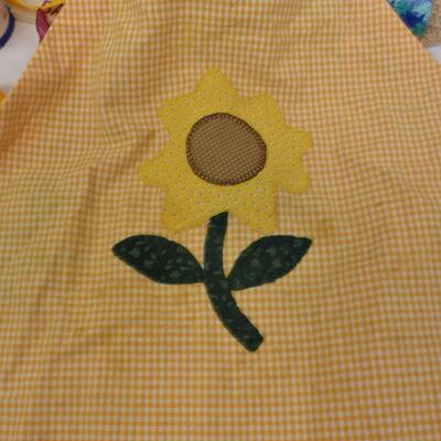 18+ Kitchen Lot: Sunflower Apron, Sunflower Sugar Jar, Glass Cups