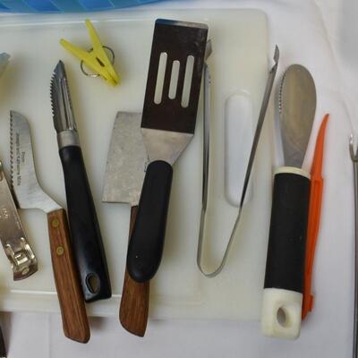 20+ pc Kitchen Lot: George Foreman Grill, Assorted Utensils, Cutting Board