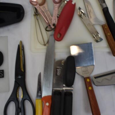 20+ pc Kitchen Lot: George Foreman Grill, Assorted Utensils, Cutting Board