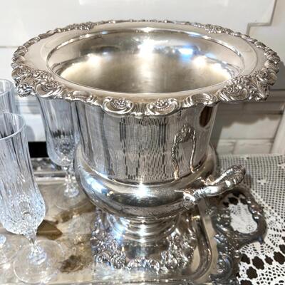 Lot 122 Champagne Set 10 Flutes Silverplate Tray + Ice Bucket