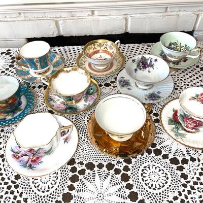 Lot 124 Collection 9 Teacups & Saucers Bone China Various Styles & Makers