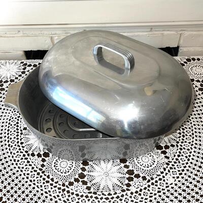Lot 127 Vintage Wagner Magnalite Art Deco Domed Roaster
