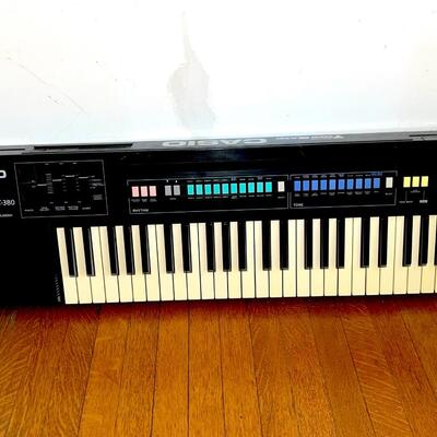 Lot 136 Vintage Casio Keyboards Casiotone Mt-35 & CRT380