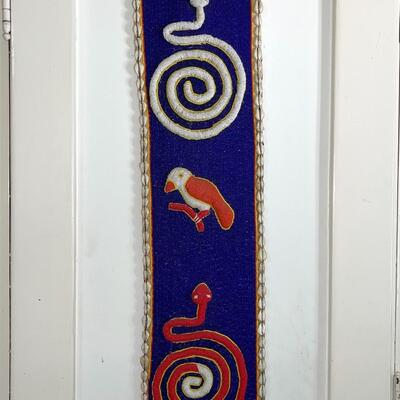 Lot 139 Beaded African Wall Hanging Snakes & Birds Shell Border 9x63