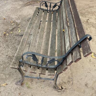 LOT 160.  VINTAGE SLAT WOOD PARK BENCH IRON SIDES