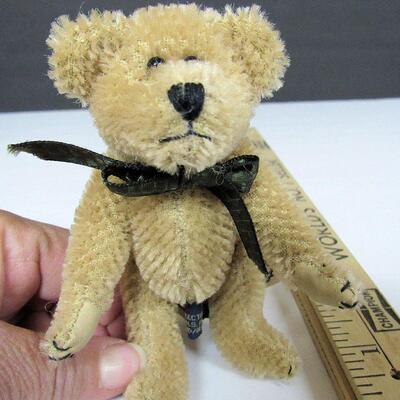 Small Mohair Boyd's Bear With Tag, 4 1/2"