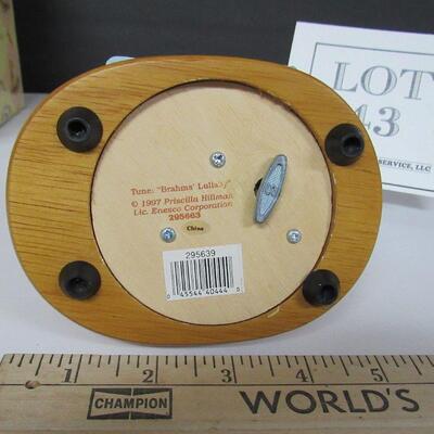 Blushing Bunnies Music Box, Brahm;s Lullaby, Read Description`