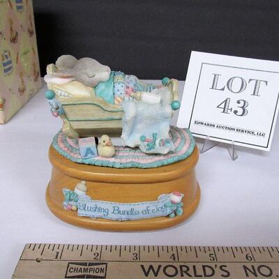 Blushing Bunnies Music Box, Brahm;s Lullaby, Read Description`