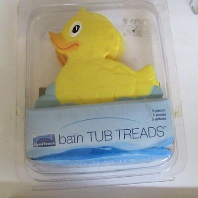 Bathroom Duck Squeegee and Duckling Bath Treads