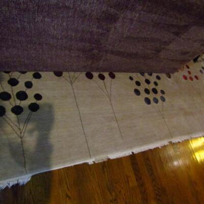 Area Rug- Contemporary Floral Design- Approx 107