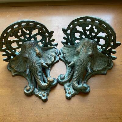 Lot 172 Pair Metal Elephant Head Wall Sconces Green Gold Finish