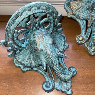 Lot 172 Pair Metal Elephant Head Wall Sconces Green Gold Finish