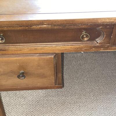 Lot 175 Bassett Writing Desk 4 Drawers Knee Hole