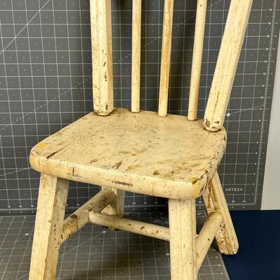 Rustic Wood Childs Chair 