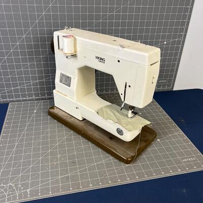 Viking Turissa Sewing Machine 