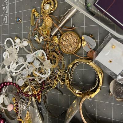 Mixed Lot of Jewelry 