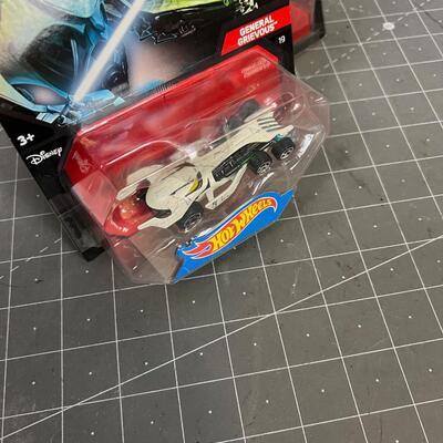 New in the Package Hot Wheels / Star Wars 