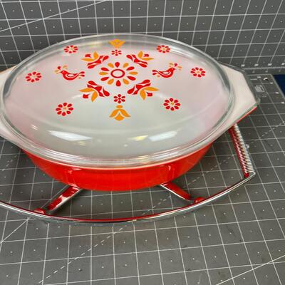 No -045 Awesome! Red 2-1/2 Quart with metal warming Tray & Lid with Red Orange Birds