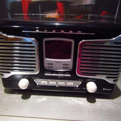 Retro Style TEAC AM/FM/CD Player with Bluetooth and Remote Control