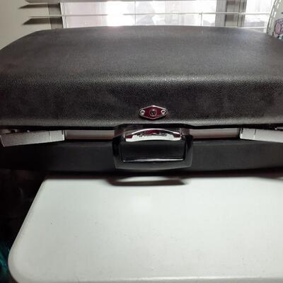 Vintage hard case Aurora Royal Traveler suitcase