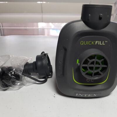 Portable air pump by Intex