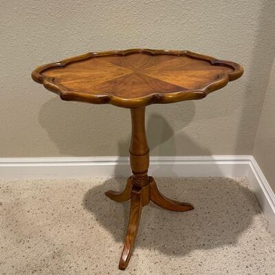 Butler Specialty Company Wooden decorative accent table w/scalloped edge