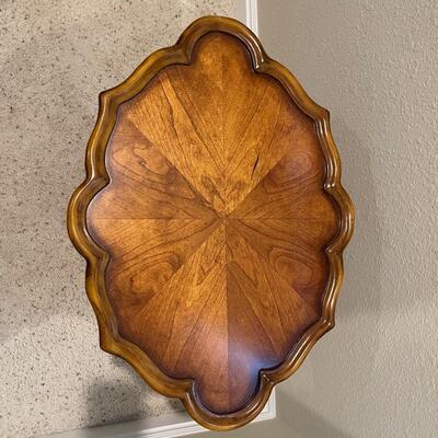 Butler Specialty Company Wooden decorative accent table w/scalloped edge