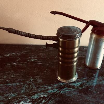 Vintage  Oil cans pumpers Eagle 66