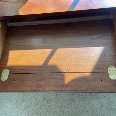 Winner's Only Executive Writing Desk