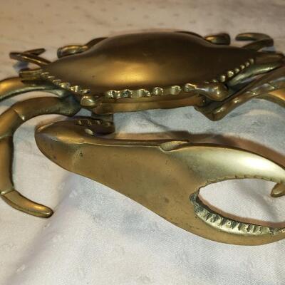 Brass crab box with hinged lid  vintage