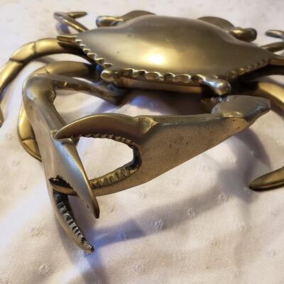 Brass crab box with hinged lid  vintage