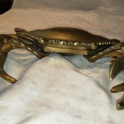 Brass crab box with hinged lid  vintage