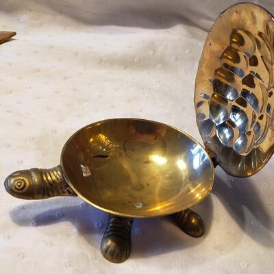Vintage brass Turtle box with hinged lid