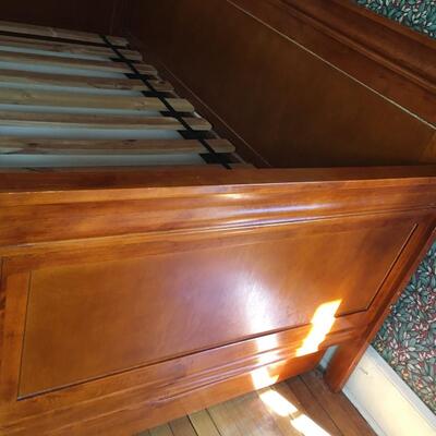Day bed with trundle