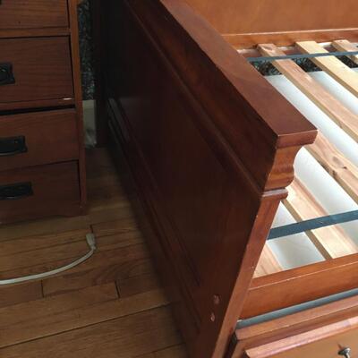 Day bed with trundle