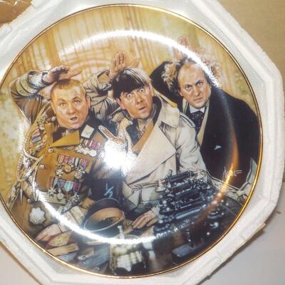 " The 3 Stooges " Franklin Mint Plate numbered.