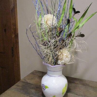 Lovely Decorative Vase with Contemporary Arrangement