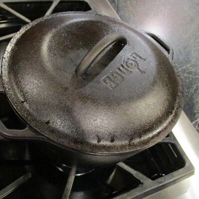 Cast Iron Dutch Oven with Lid by Lodge