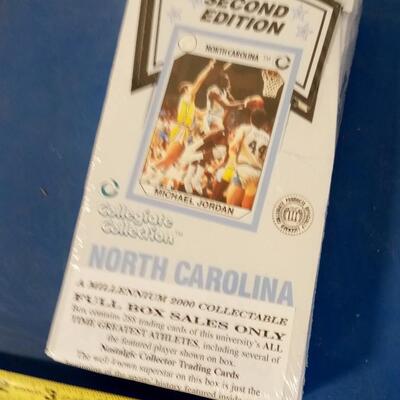 LOT 83  BOX OF NORTH CAROLINA BASKETBALL CARDS