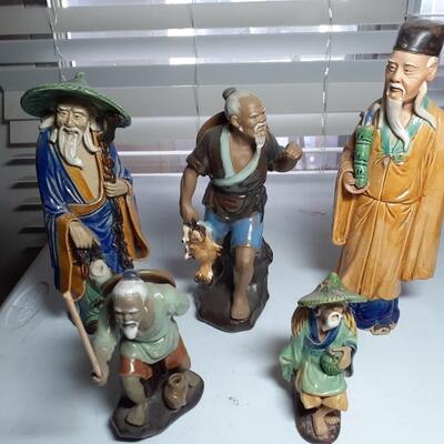 Set of 5 damaged chinese figures