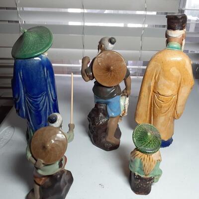 Set of 5 damaged chinese figures