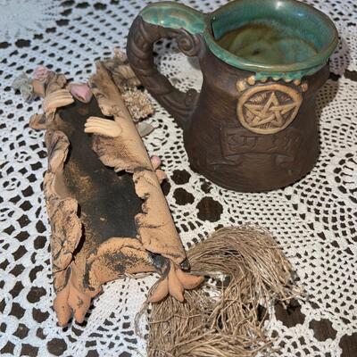 LOT 209  HIPPY DIPPY CLAY POTTERY RUMPH UNICORN