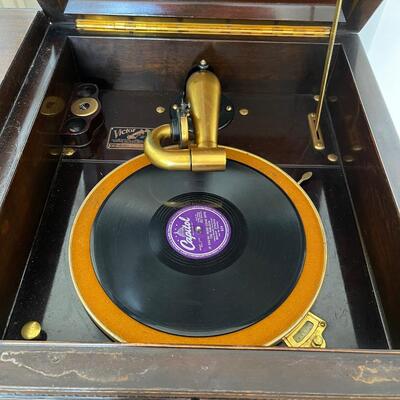 Victor Victrola Phonograph Early 20th Century Still operational!