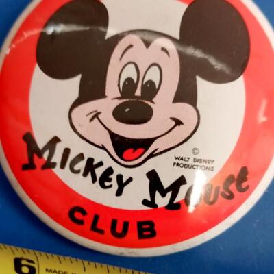LOT 94  OLD MICKEY MOUSE CLUB PIN