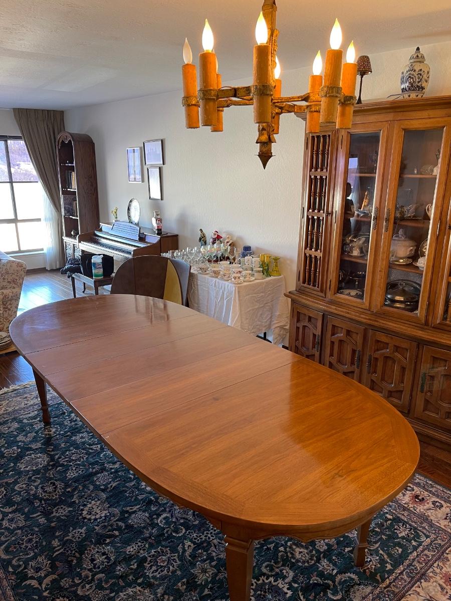 French Walnut Dining Table with 6 chairs