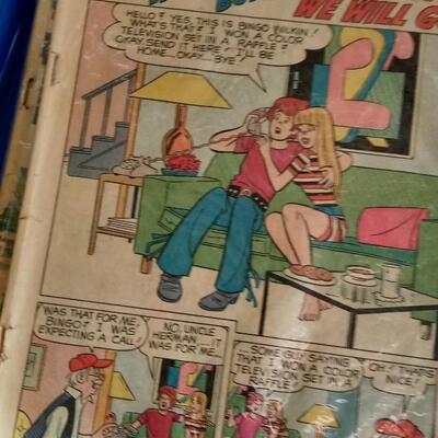 LOT 95  TWELVE OLD COMIC BOOKS