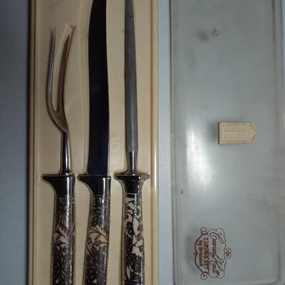CARVEL HALL CARVING SET by Briddell